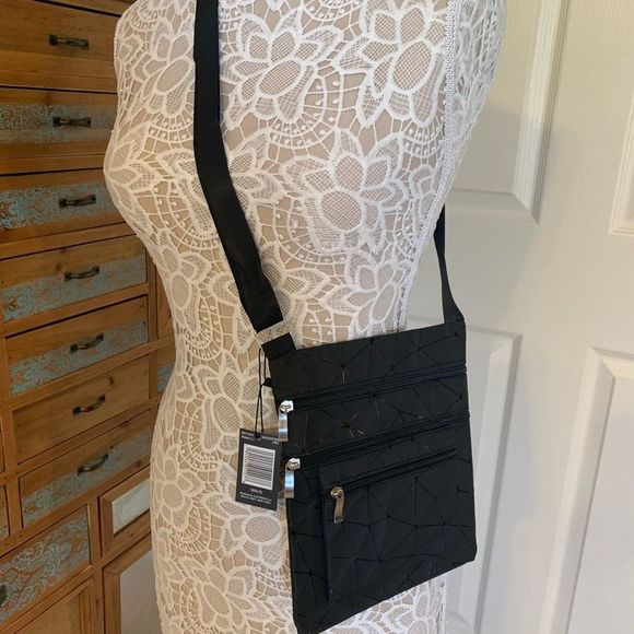 Geometric Four Pocket Crossbody Handbag –Black - Picture 7 of 9